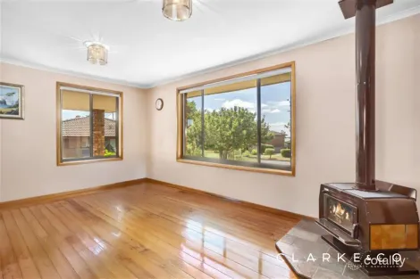 Property photo of 7 Young Close Thornton NSW 2322