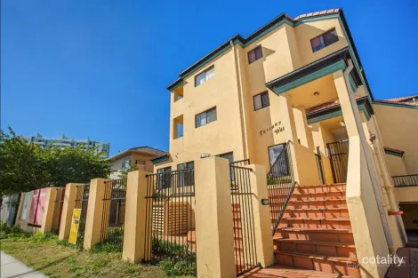 11/143 FRANK ST, LABRADOR, QLD 4215