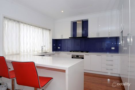 Property photo of 30 Elmwood Crescent Glen Waverley VIC 3150