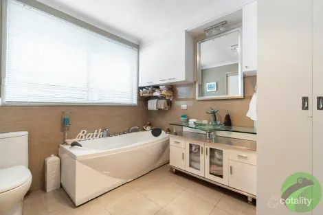 Property photo of 23 Benelong Crescent Seaford VIC 3198