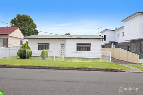 Property photo of 8 Antrim Avenue Warilla NSW 2528