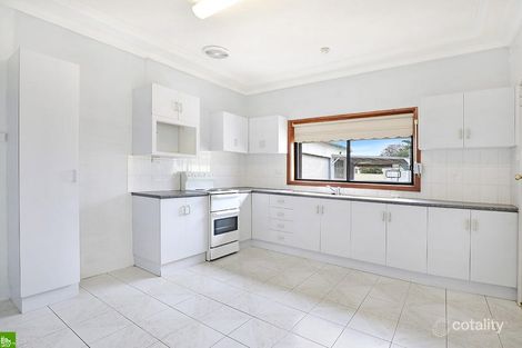 Property photo of 8 Antrim Avenue Warilla NSW 2528