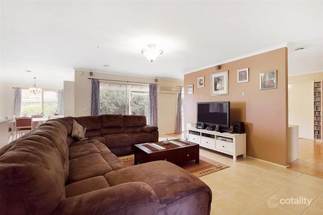 Property photo of 38 Robinswood Parade Narre Warren South VIC 3805