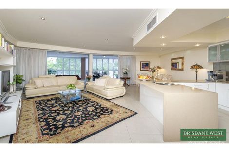 Property photo of 1/52 Underhill Avenue Indooroopilly QLD 4068