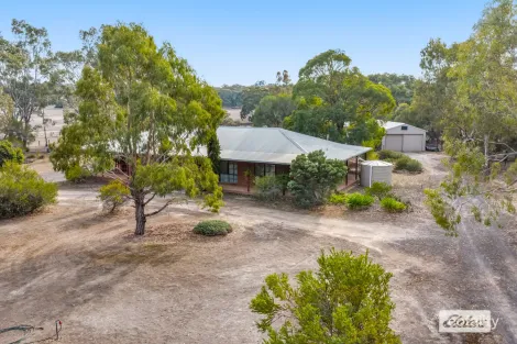 29 Holloway Rd E, Stawell, VIC 3380