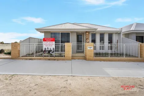 28 AUSTRALIS DR, TWO ROCKS, WA 6037