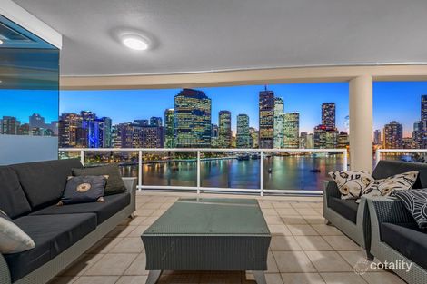 Property photo of 21 Pixley Street Kangaroo Point QLD 4169