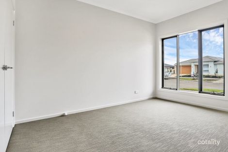 Property photo of 10 Yosemite Street Point Cook VIC 3030