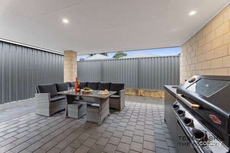 Property photo of 1 Floribunda Gate Dayton WA 6055