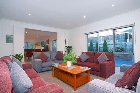 Property photo of 19 Curnola Avenue Doncaster VIC 3108