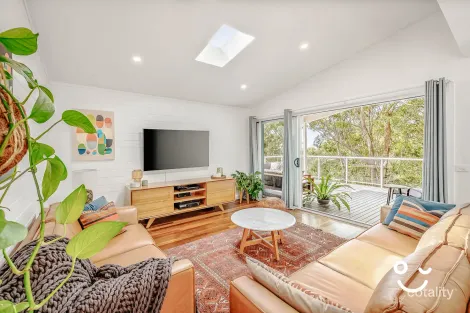 Property photo of 9 Sturt Place Bulli NSW 2516