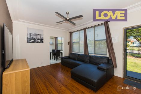 Property photo of 22 Derna Road Shortland NSW 2307