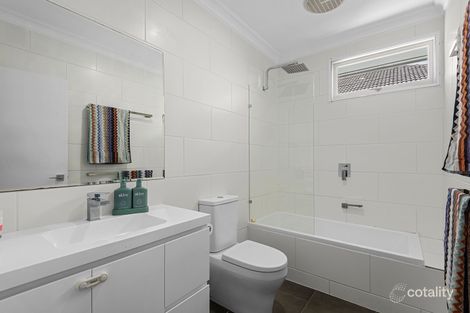 Property photo of 15 Equinox Street Taringa QLD 4068