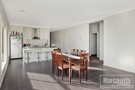 Property photo of 30 The Circuit Pakenham VIC 3810