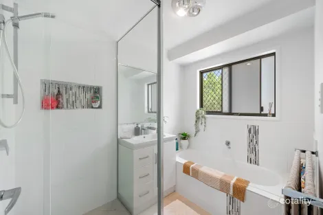 Property photo of 10 Lisa Marie Crescent Burua QLD 4680