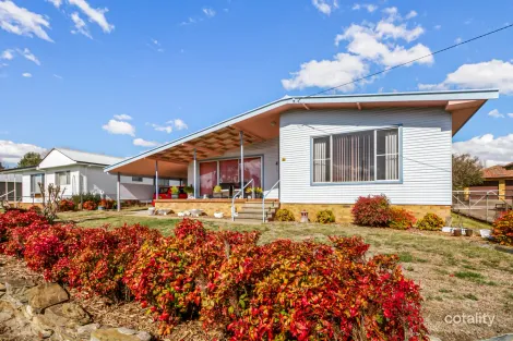 6 DUKE ST, URALLA, NSW 2358