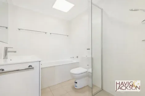 Property photo of 2/34 Stoneleigh Street Albion QLD 4010
