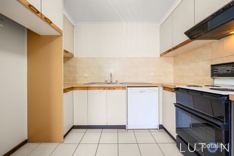 Property photo of 17 Rowe Place Phillip ACT 2606