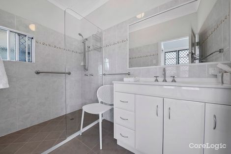 Property photo of 17 Wattle Grove Cooee Bay QLD 4703