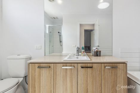 Property photo of 65 Regatta Drive Craigieburn VIC 3064