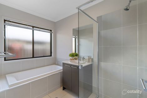 Property photo of 15 Sunwood Crescent Maudsland QLD 4210