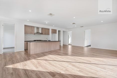 Property photo of 30 Kangaroo Crescent Aintree VIC 3336