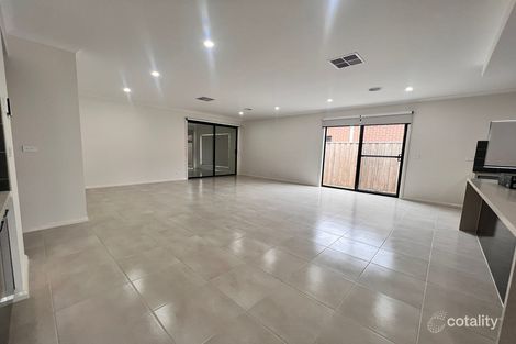 15 Hemsworth St, Donnybrook, VIC 3064