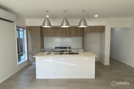 2725 Lakeview Prom, Newport, QLD 4020