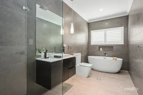 Property photo of 12 Morinda Close Figtree NSW 2525