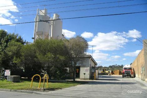 28 Regent Cres, Moorebank, NSW 2170