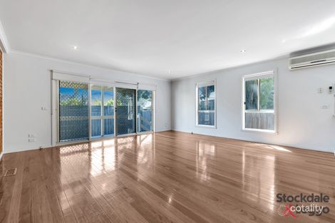 1/17 Pickworth Dr, Mill Park, VIC 3082