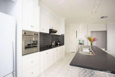 Property photo of 39 Berthon Crescent Hillside VIC 3037