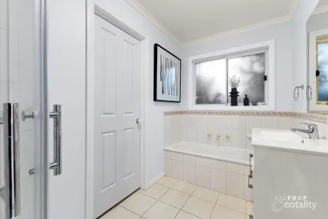 Property photo of 1/31 Edina Road Ferntree Gully VIC 3156