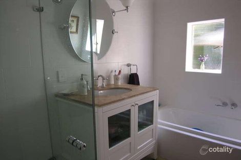 Property photo of 11 Benaroon Avenue St Ives NSW 2075