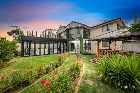 Property photo of 13 Wellington Place Caroline Springs VIC 3023