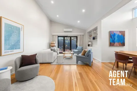 Property photo of 10 Rymill Place Mawson ACT 2607