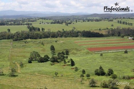 26 Hunt Rd, Peeramon, QLD 4885