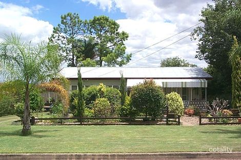 11 Lauriston St, Eastern Heights, QLD 4305