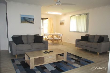 90 Bideford St, Torquay, QLD 4655