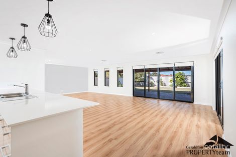 Property photo of 8 Edwin Crescent Bluff Point WA 6530