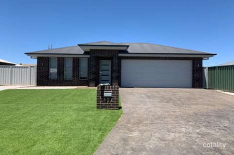 Property photo of 37 Magnolia Boulevard Dubbo NSW 2830