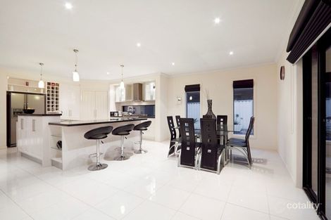 Property photo of 9 Cafardi Boulevard Keysborough VIC 3173