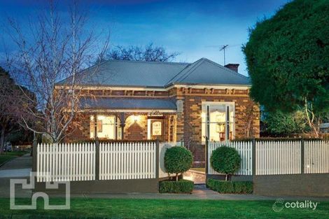 28 Chatham Rd, Canterbury, VIC 3126