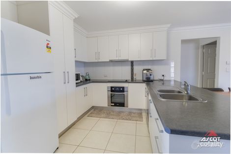 Property photo of 19 Longview Street Ashfield QLD 4670