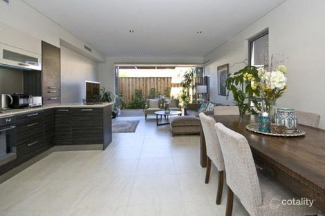 2/86 Thompson Rd, North Fremantle, WA 6159