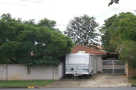 31 Alec Ave, Mermaid Waters, QLD 4218