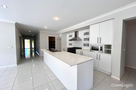 Property photo of 22 Waterway Boulevard Weir Views VIC 3338