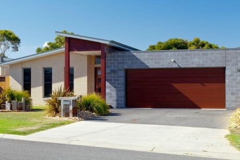 Property photo of 14 Cambridge Way North Wonthaggi VIC 3995