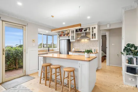 Property photo of 1 Dovier Place Leopold VIC 3224