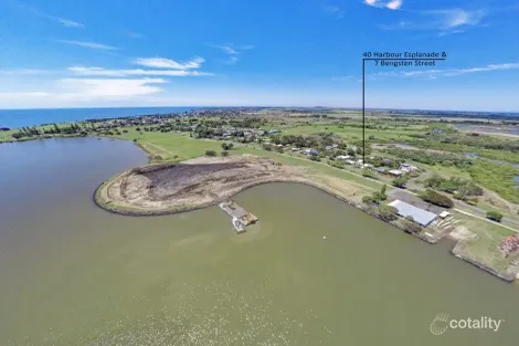Property photo of 40 Harbour Esplanade Burnett Heads QLD 4670